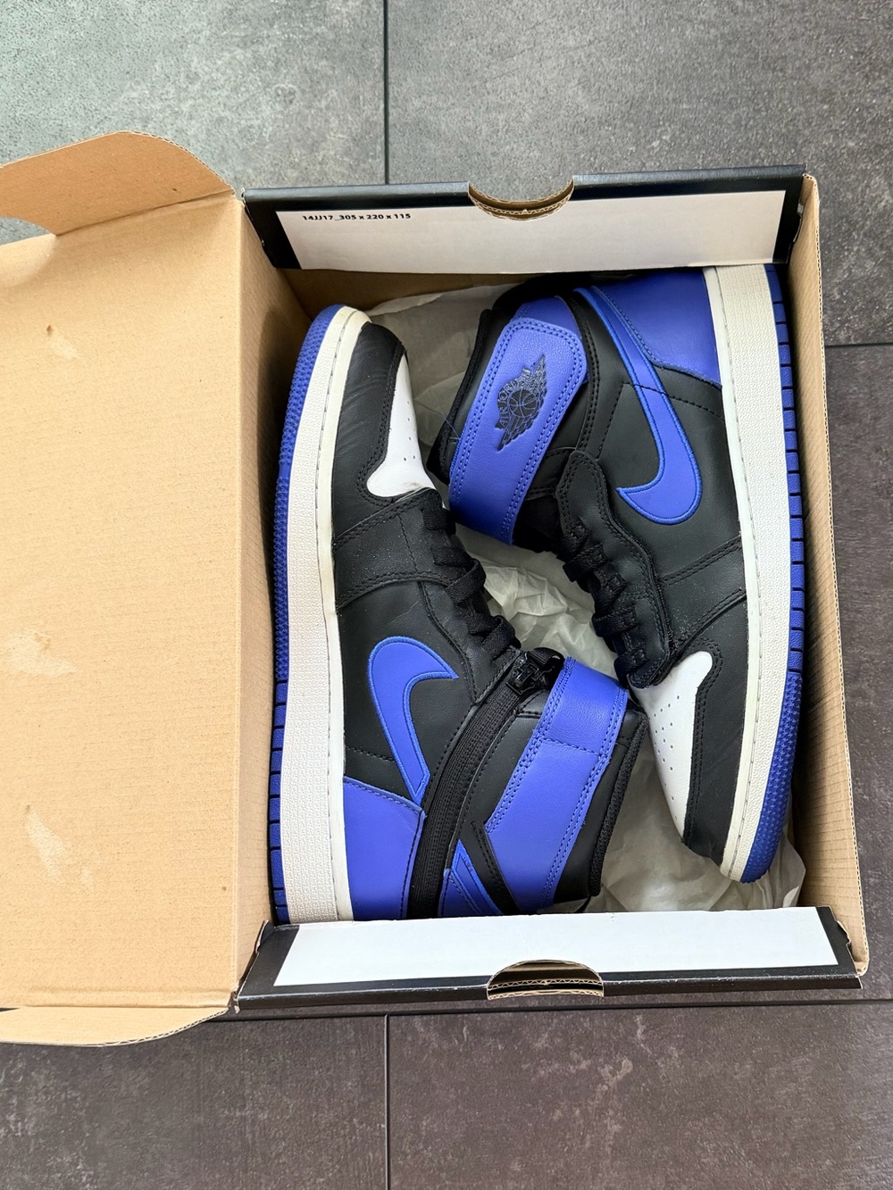 Nike Air Jordan 1 Mid - Black & Royal Blue (7Y)